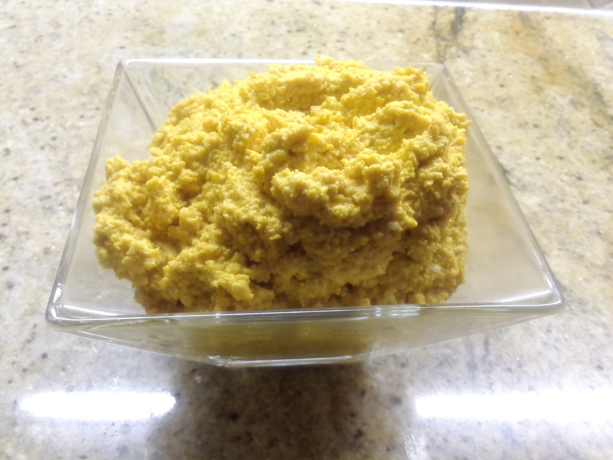 HUMMUS – raw carrot, cauliflower, carrot & cauliflower