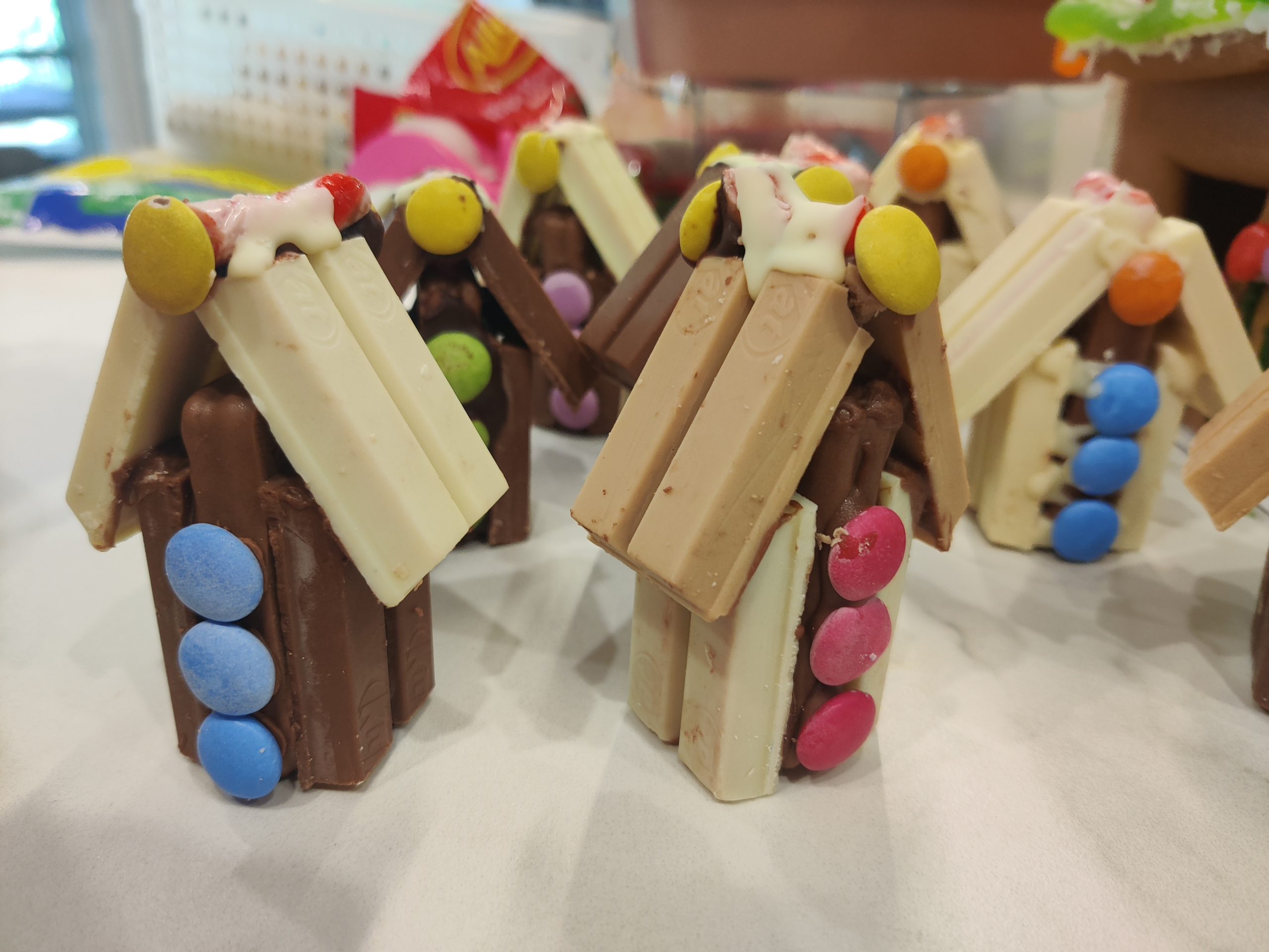 Mini kitkat houses