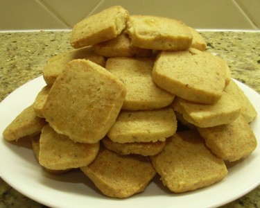 Cheese and walnut shortbread biscuits